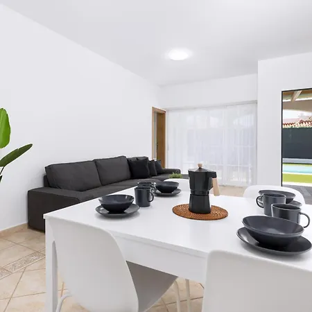 Home2book Luxury Escape, Private Pool & Bbq فيلة