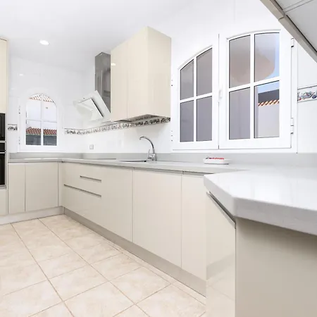 Home2book Luxury Escape, Private Pool & Bbq 빌라 앤티가