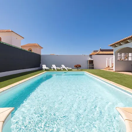 Home2book Luxury Escape, Private Pool & Bbq Villa